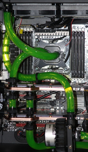 Close-up of CPU_ video cards_ and pump.jpg